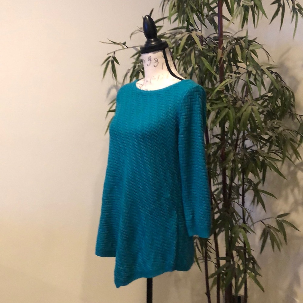 Sweater - Picture 2 of 4